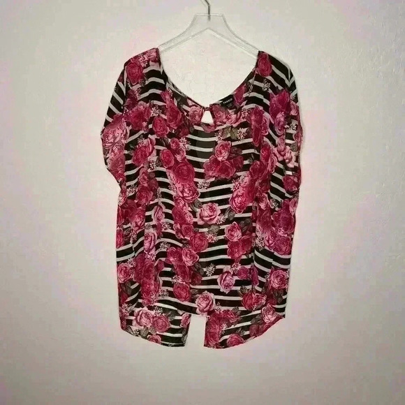 Torrid Floral Open Back Dolman Sheer Top 2 2X 18/20 - Picture 1 of 5